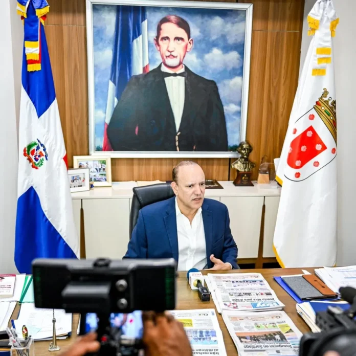 Alcalde condena linchamiento de chofer en Santiago.