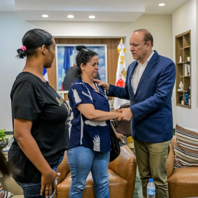 Alcalde de Santiago apoya a familia de Deivy.