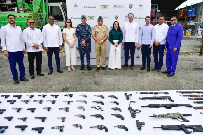 Destrucción de armas en República Dominicana.