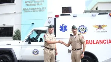 Entrega de ambulancia a Fuerzas Armadas.