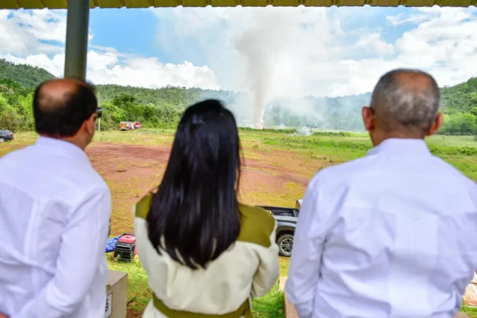 Destrucción de fuegos artificiales ilegales.