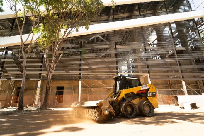 Ministro Bisonó supervisa Pabellón de Taekwondo