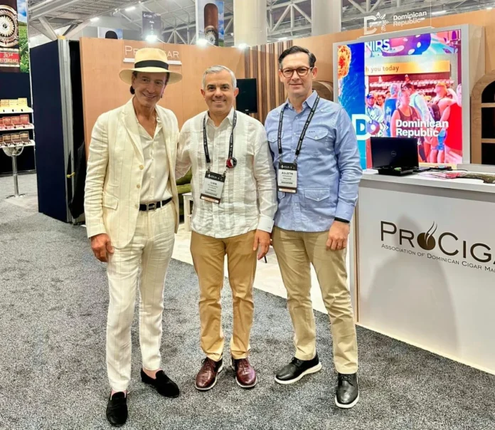 Producción de cigarros en República Dominicana.