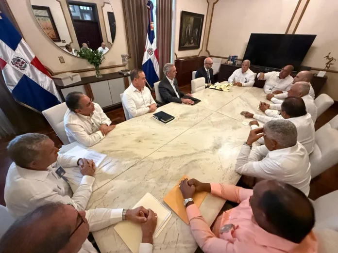 Reunión del gobierno con productores de arroz.