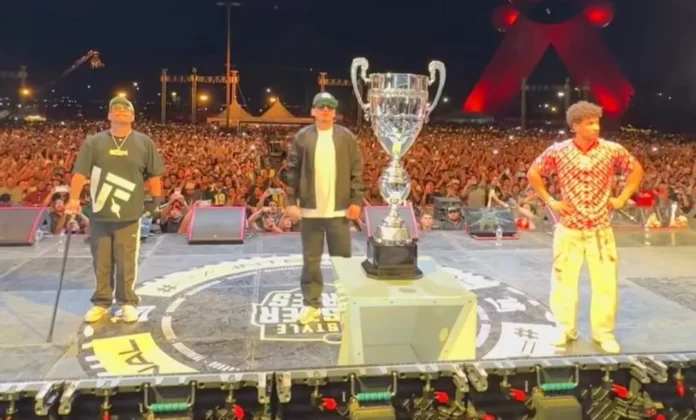 Aczino retiene su título en FMS Internacional.