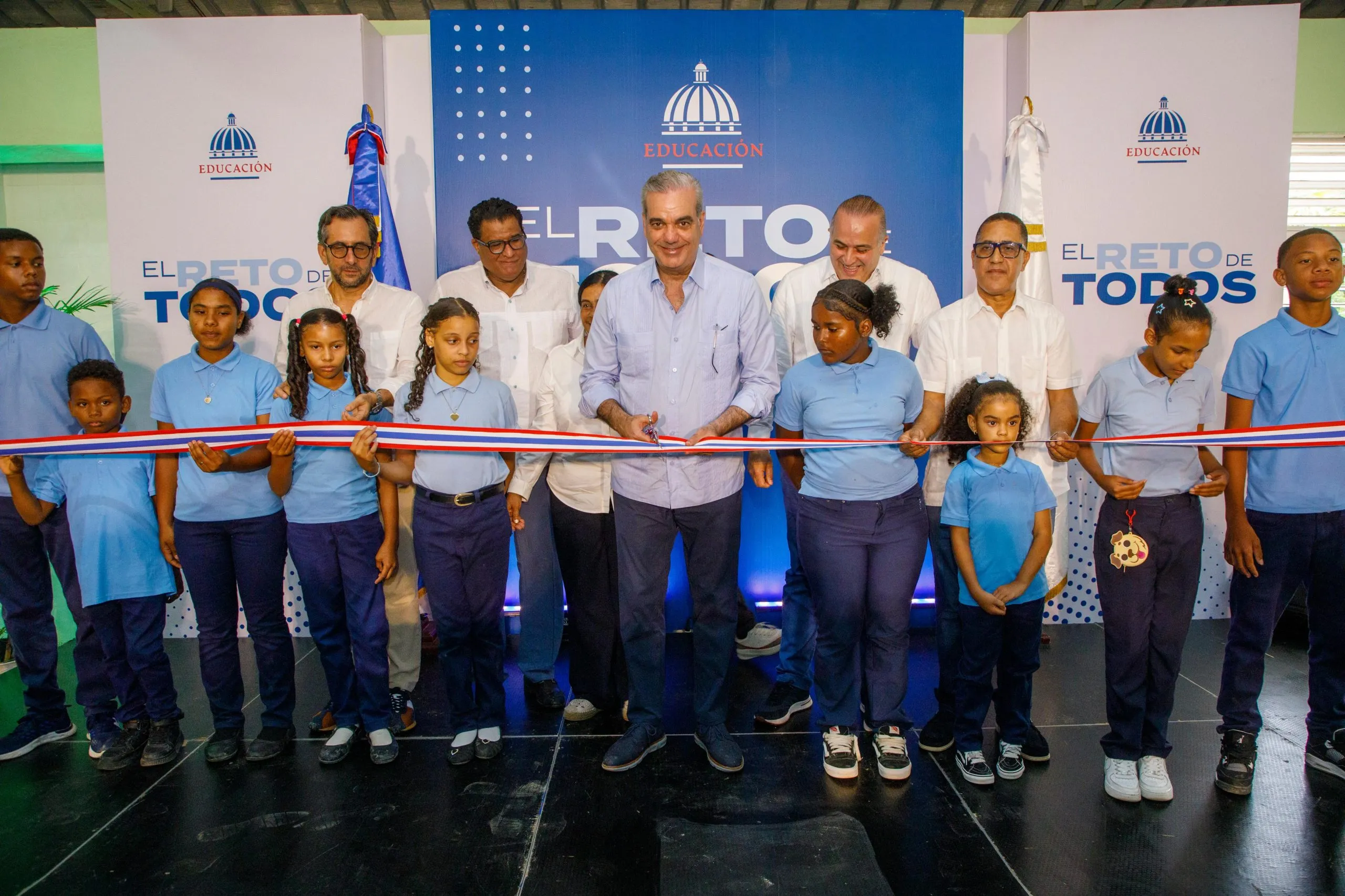 Inauguración del liceo en Copeyito.