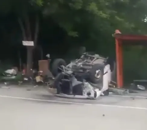 Accidente de camioneta en Cruce de Ocoa