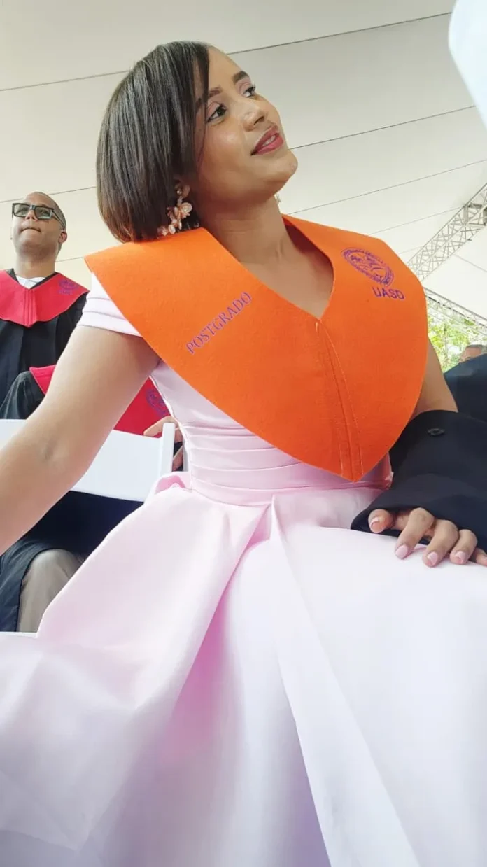 Yhanelly Rodríguez se gradúa en Marketing Estratégico