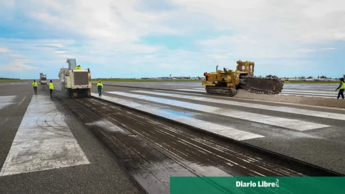 Mantenimiento en pista del Aeropuerto AILA