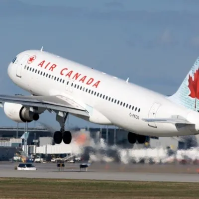 Air Canada suspende rutas por combustible caro.