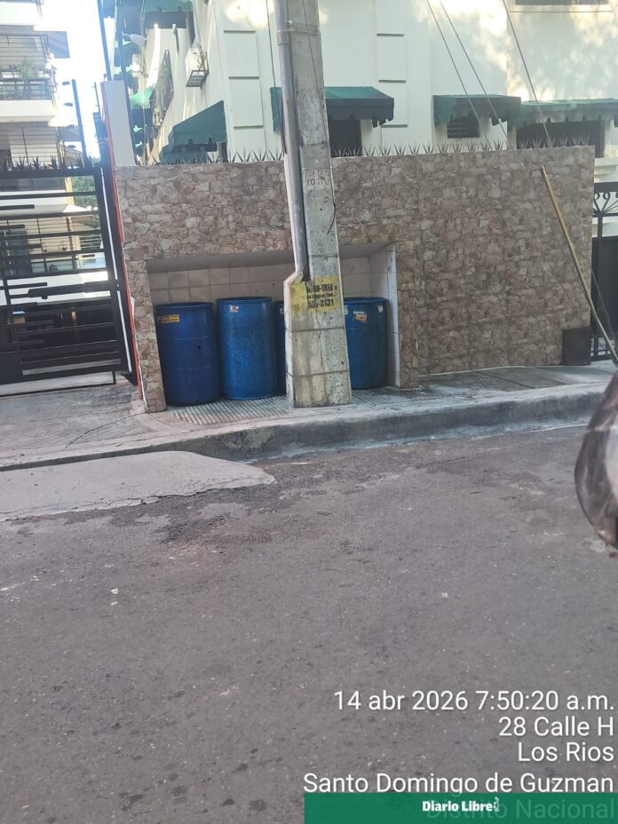 Recogida de basura en Villa Marina.