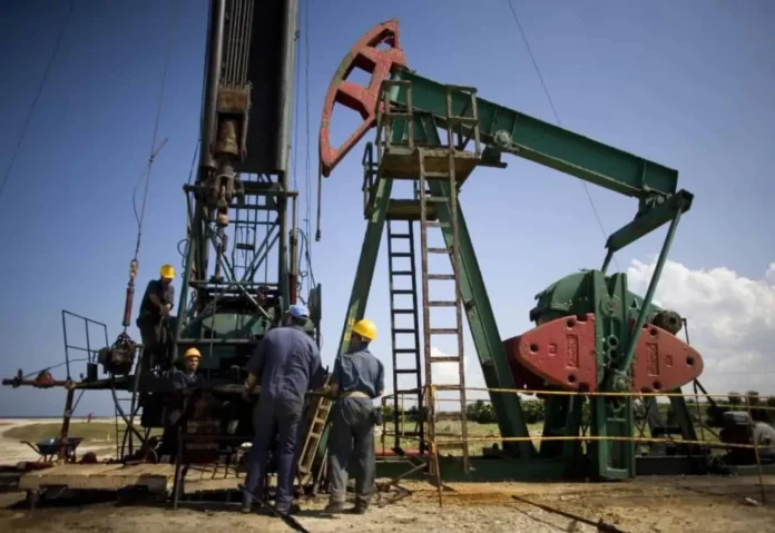 Petróleo de Texas sube por tensiones internacionales