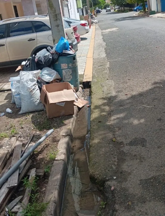 Residentes de UASD enfrentan crisis urbana.