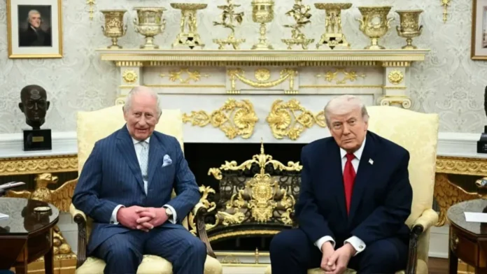 Rey Carlos III y Trump en cena estatal.