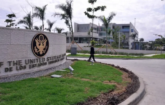 Voluntarios de emergencia en República Dominicana.