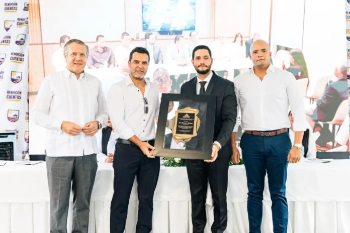 Reconocimiento al alcalde Alexander Rodríguez.