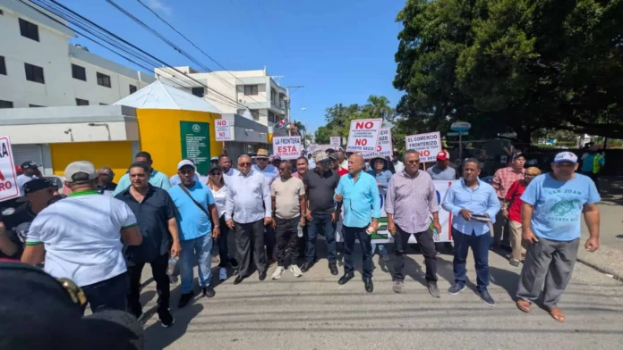 Debate sobre Puerto Seco en Dajabón.