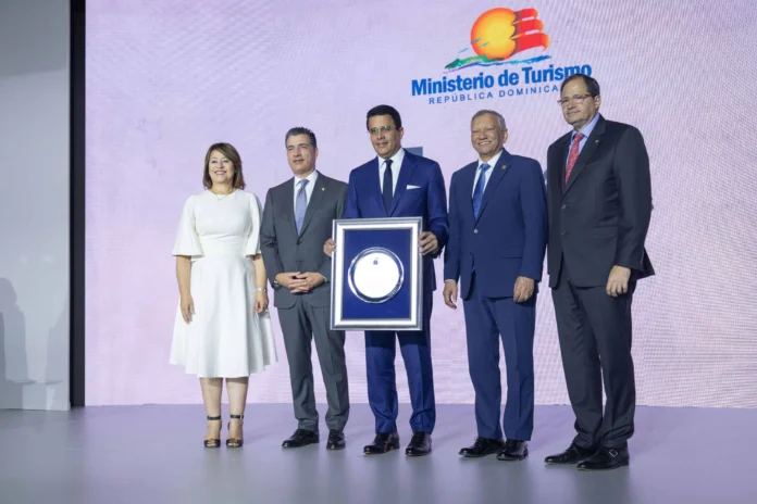 Turismo en RD genera 25,000 millones en 2025