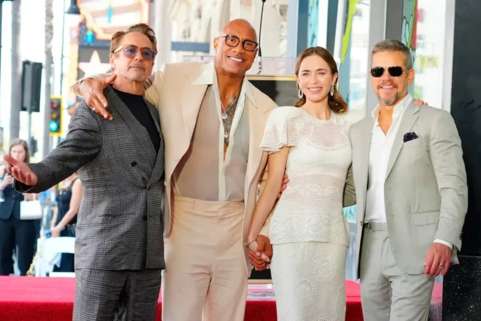 Emily Blunt y Stanley Tucci en ceremonia.