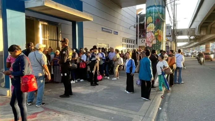 Restablecimiento del servicio de Metro y Teleférico