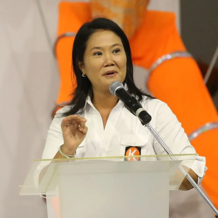 Fujimori pide renuncia del jefe electoral.