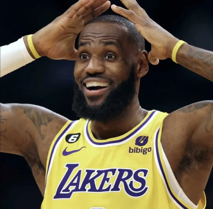 Lakers celebran victoria en tiempo extra.