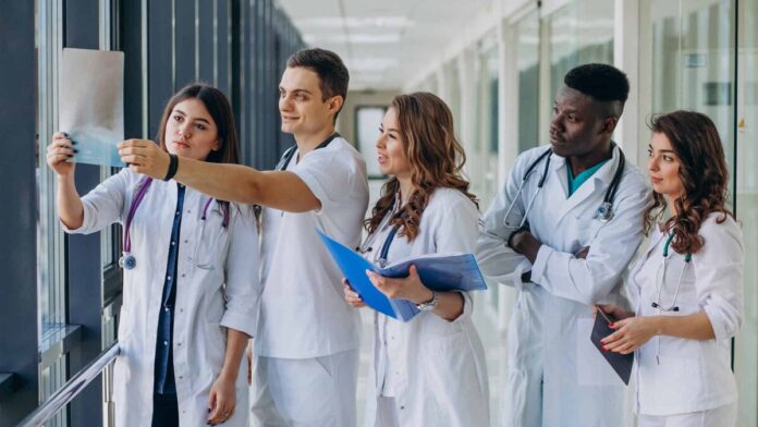 Anuncio de Residencias Médicas 2026 disponibles