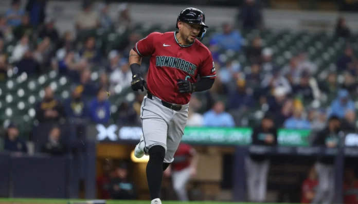 Ildemaro Vargas batea hit número 26.