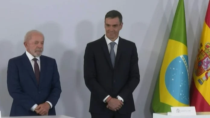 Lula advierte sobre retroceso democrático peligroso.