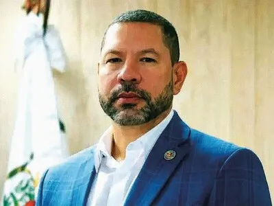 Defensa de exjefe DEA solicita más tiempo