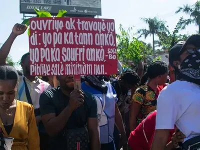 Protesta de trabajadores haitianos por salario mínimo