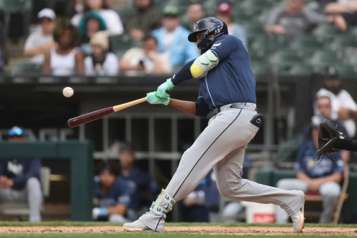 Junior Caminero tras sufrir golpe en mandíbula.