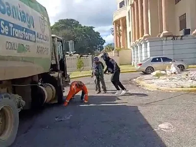 Personas grabando emergencias en lugar de ayudar.