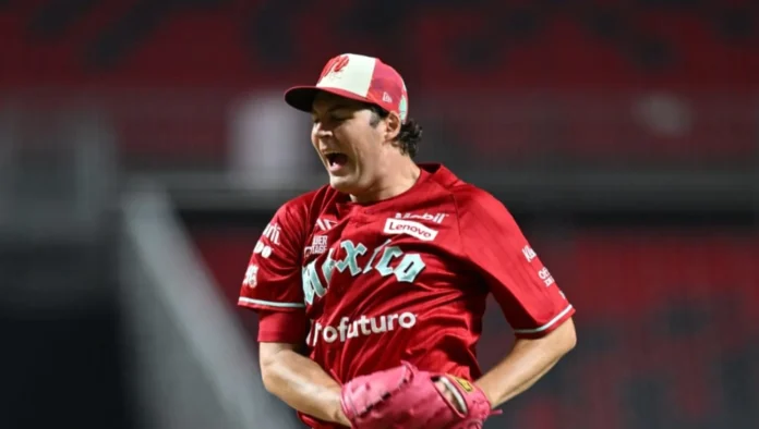 Trevor Bauer lanza juego sin hits.