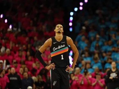 Nowitzki elogia a Wembanyama en playoffs.