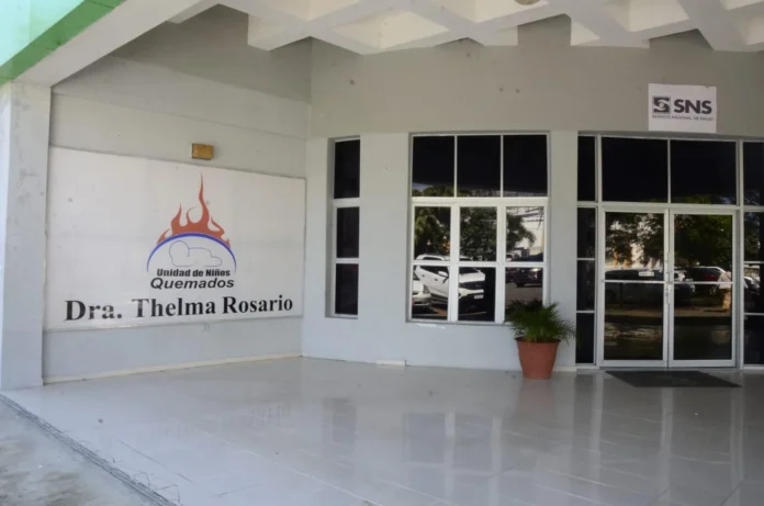 Niña fallece tras explosión de gas en Santiago.