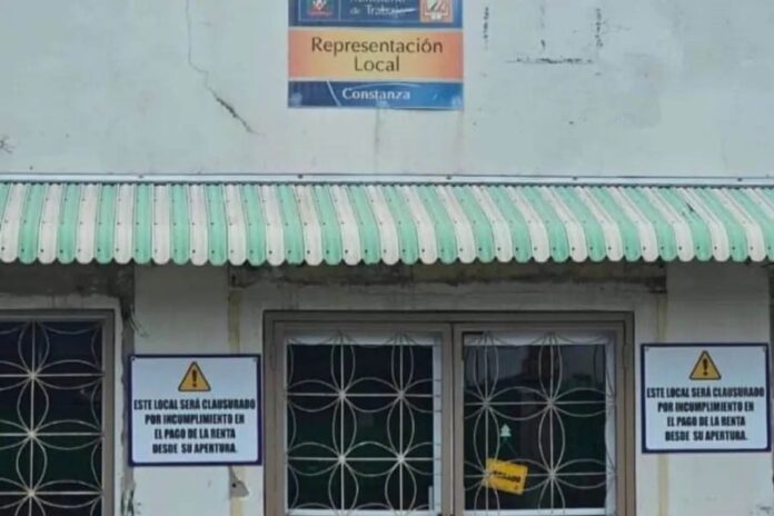 Oficina del Ministerio de Trabajo cerrada en Constanza.