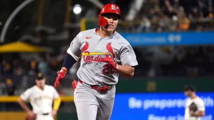 JJ Wetherholt celebra jonrón en Pittsburgh