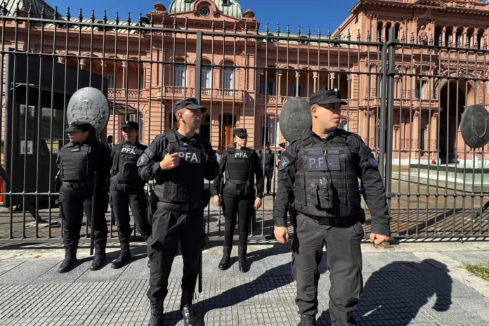 Periodistas bloqueados en Casa Rosada.