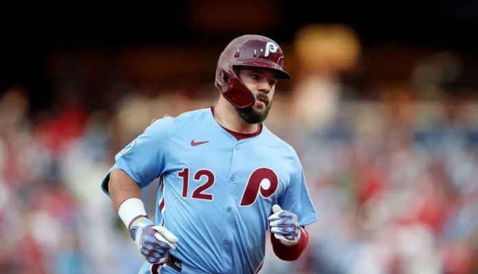 Filis celebran victoria con jonrón de Schwarber