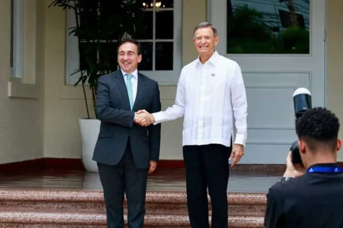 Cancilleres de República Dominicana y España se reúnen.