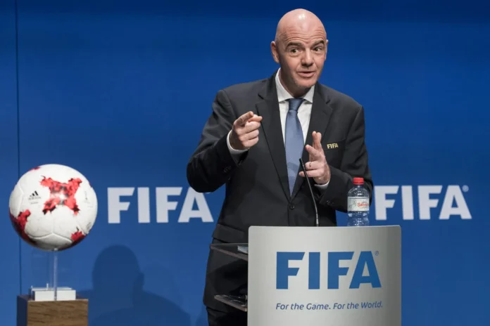 Infantino defiende la FIFA y su crecimiento.