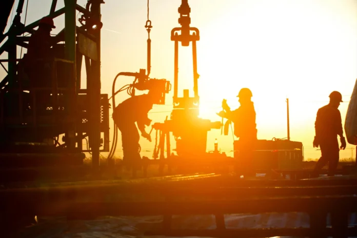 Aumento de precios del petróleo por conflicto.