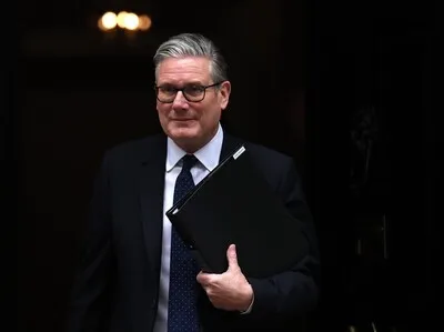 Starmer critica ocultación de veto a Mandelson