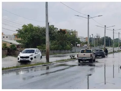 Aguaceros fuertes por vaguada y sistema frontal