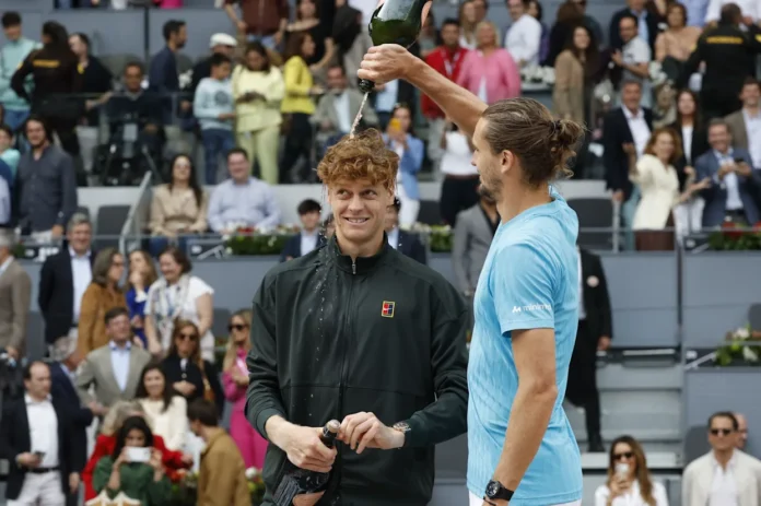 Jannik Sinner celebra su triunfo en Madrid.