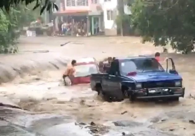 Crisis de petróleo y lluvias intensas.