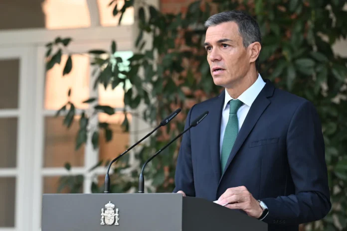 Pedro Sánchez abucheado en acto en Francia.