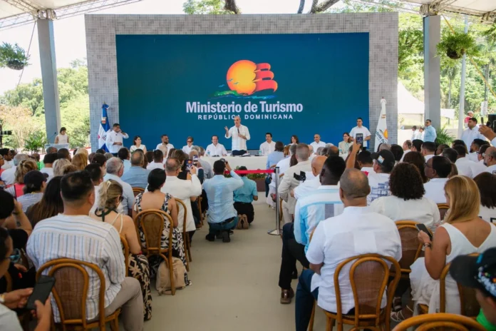 Abinader comparte anécdotas de su juventud.