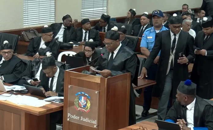 Abogado cuestiona contraperitaje en juicio Jet Set